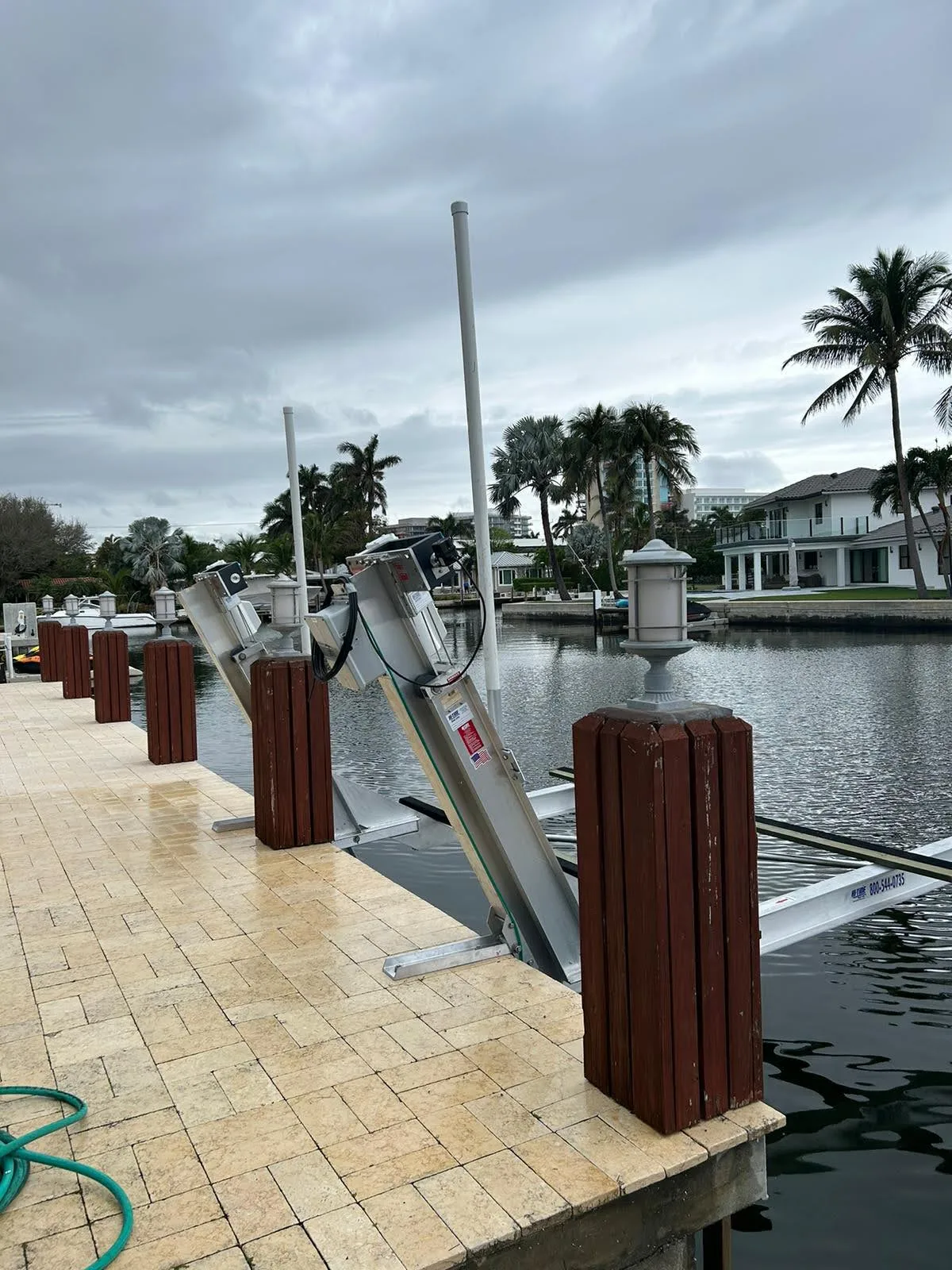 Elevator Boat Lift: Fort Lauderdale